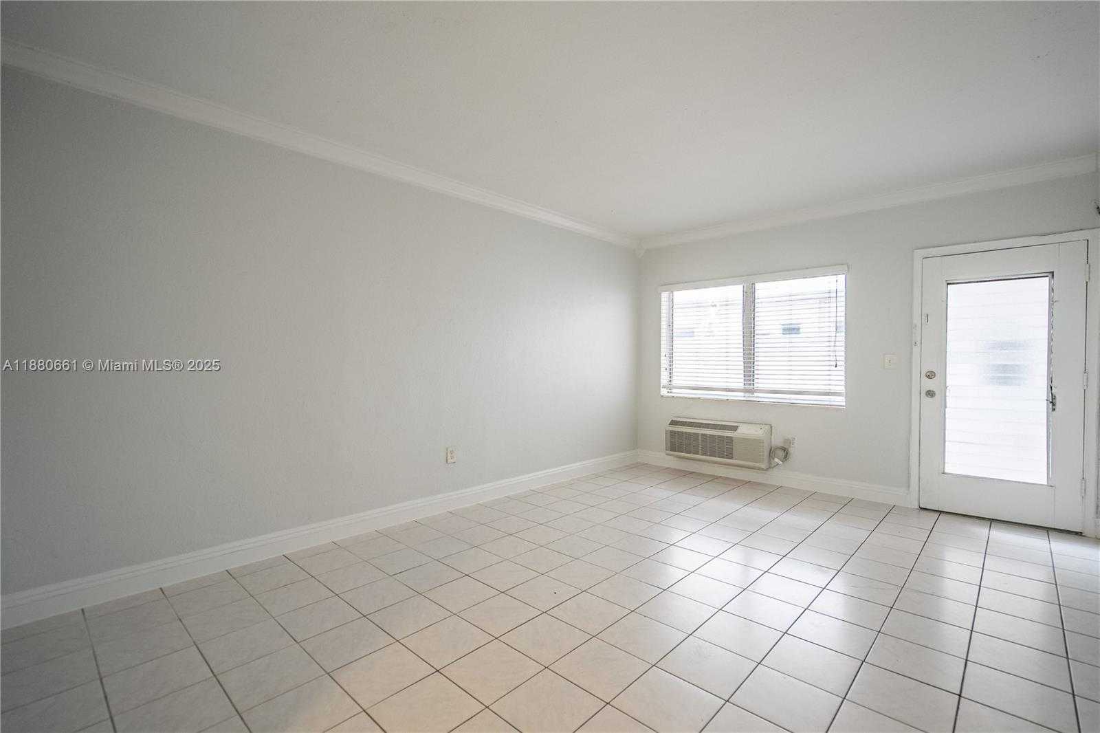 Small Image of 7640 CARLYLE AVE #5A, Miami Beach Number 5