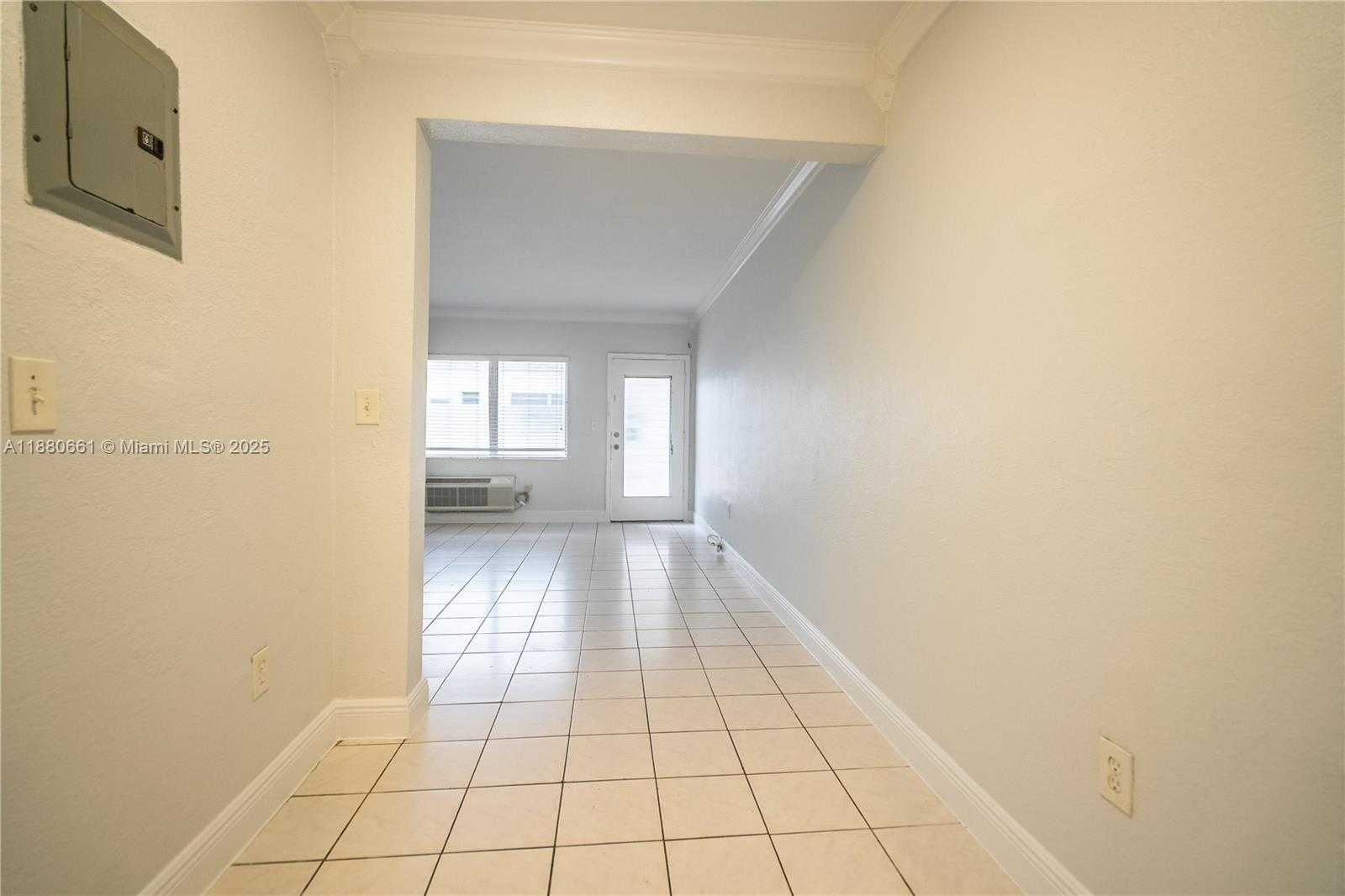Small Image of 7640 CARLYLE AVE #5A, Miami Beach Number 7