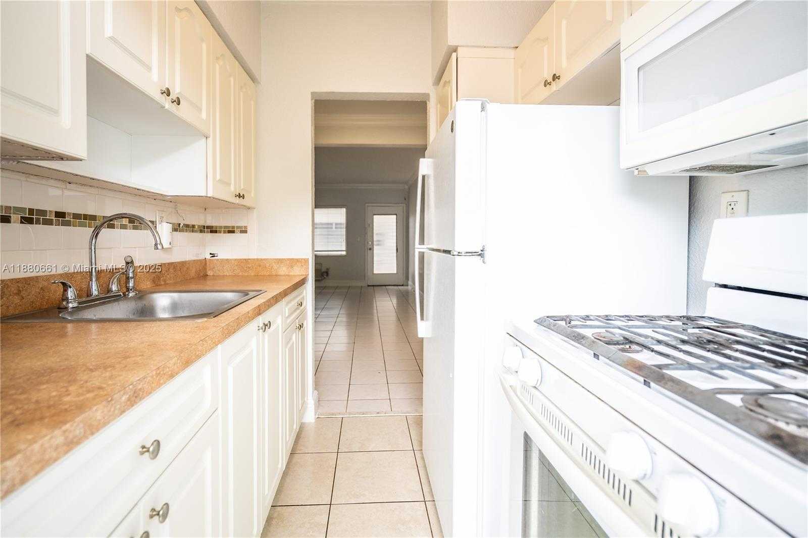 Small Image of 7640 CARLYLE AVE #5A, Miami Beach Number 9
