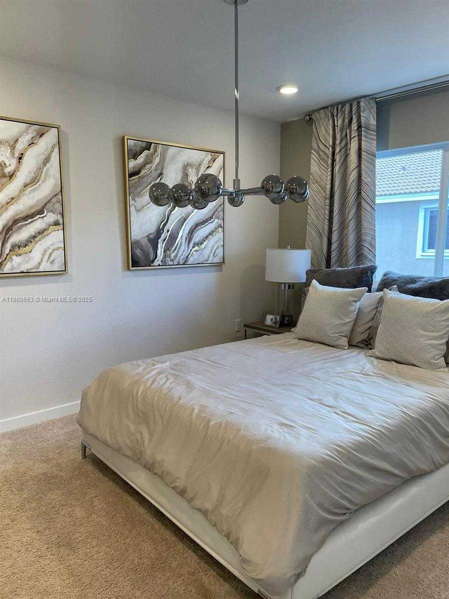 Imagen de Pequeño Objeto