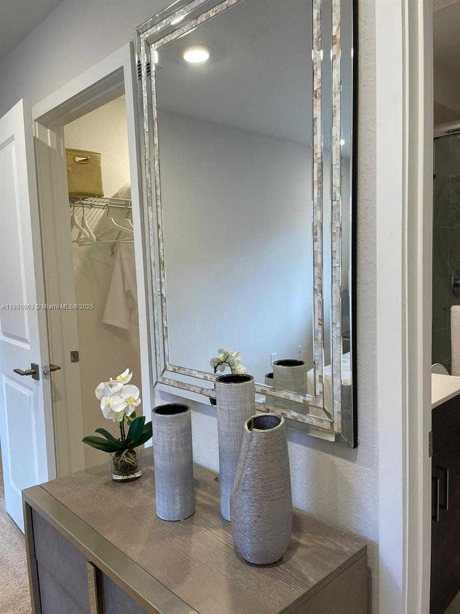 Imagen de Pequeño Objeto