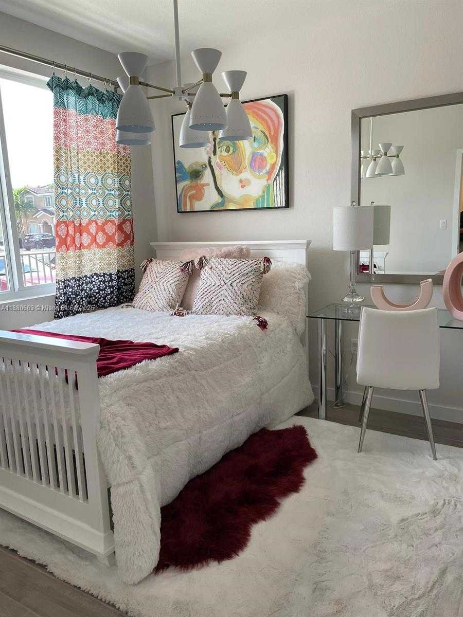 Imagen de Pequeño Objeto