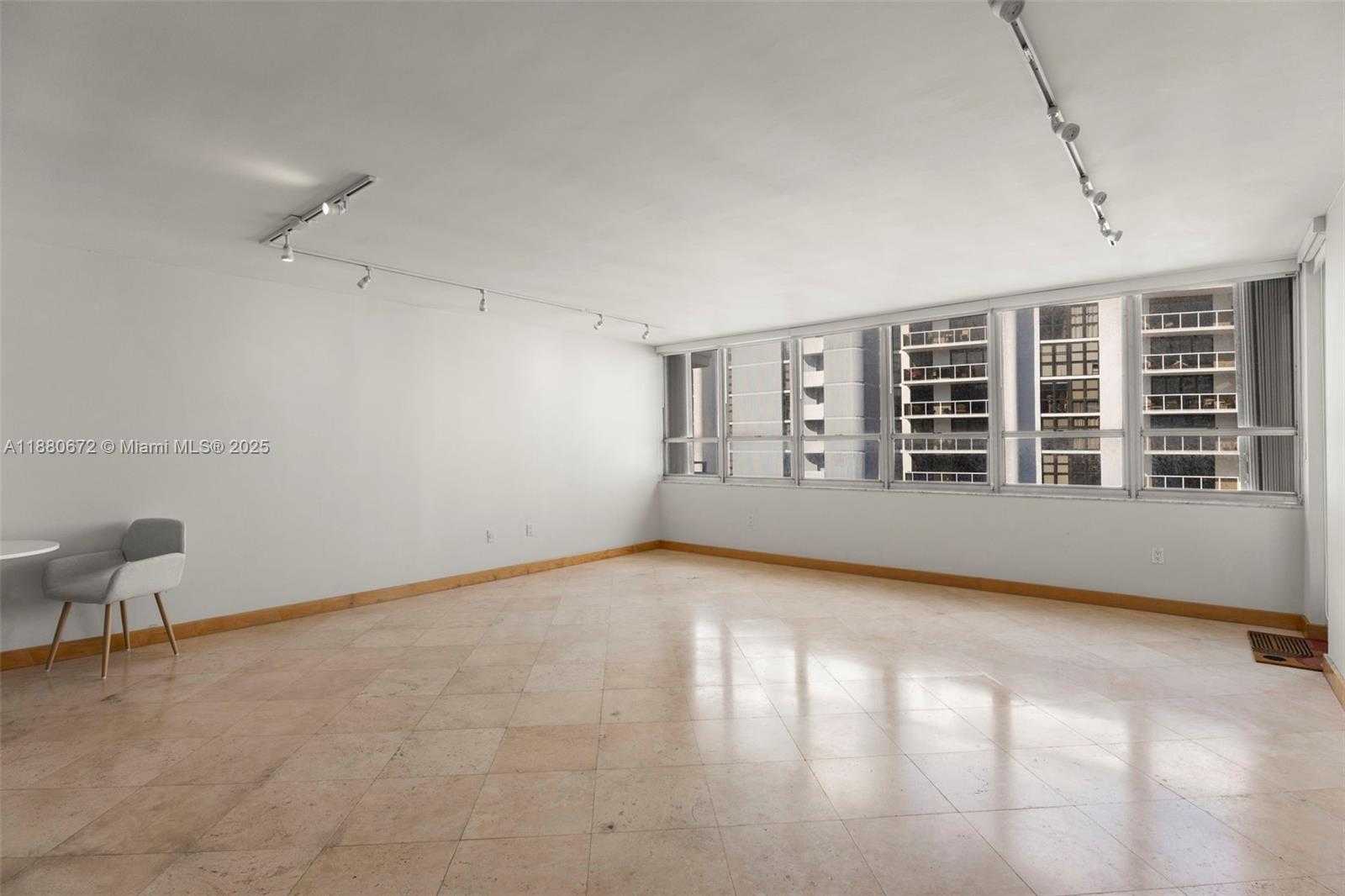 Small Image of 11 ISLAND AVE #2009, Miami Beach Number 4