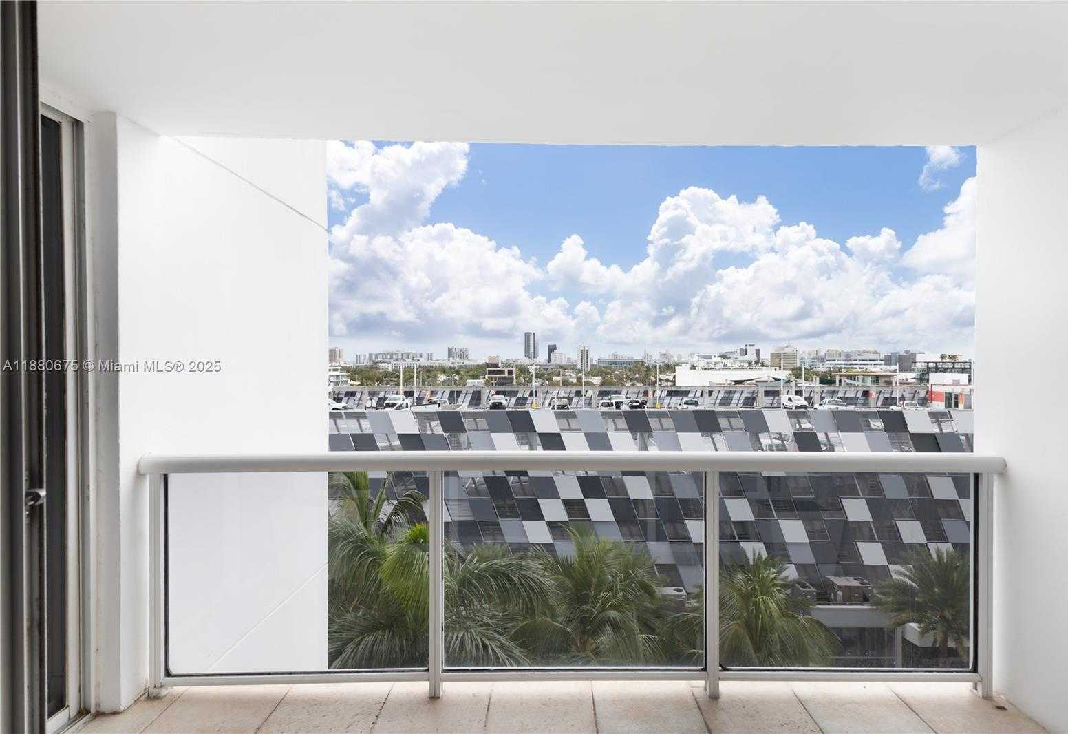 Small Image of 1800 SUNSET HARBOUR DR #815, Miami Beach Number 4
