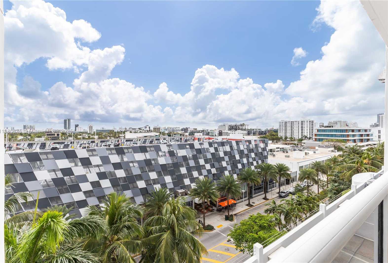 Small Image of 1800 SUNSET HARBOUR DR #815, Miami Beach Number 6