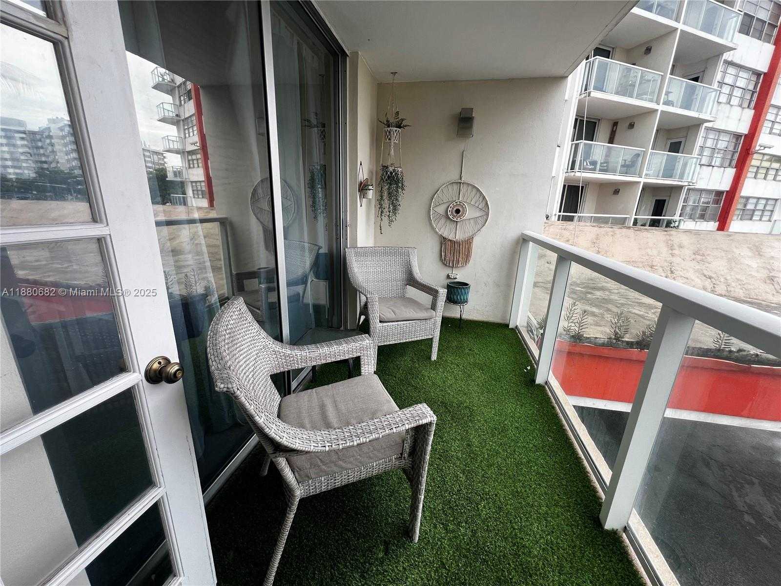 Small Image of 1351 NORTH EAST MIAMI GARDENS DR #203E, Miami Number 10