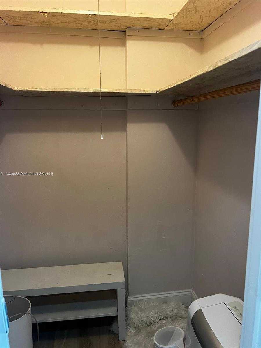 Small Image of 1351 NORTH EAST MIAMI GARDENS DR #203E, Miami Number 18