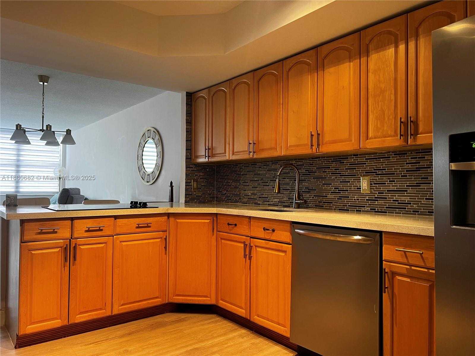 Small Image of 1351 NORTH EAST MIAMI GARDENS DR #203E, Miami Number 2