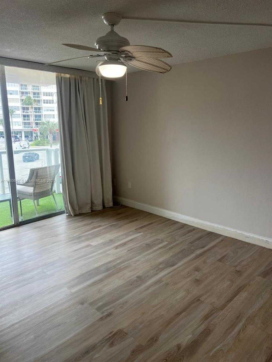 Small Image of 1351 NORTH EAST MIAMI GARDENS DR #203E, Miami Number 20