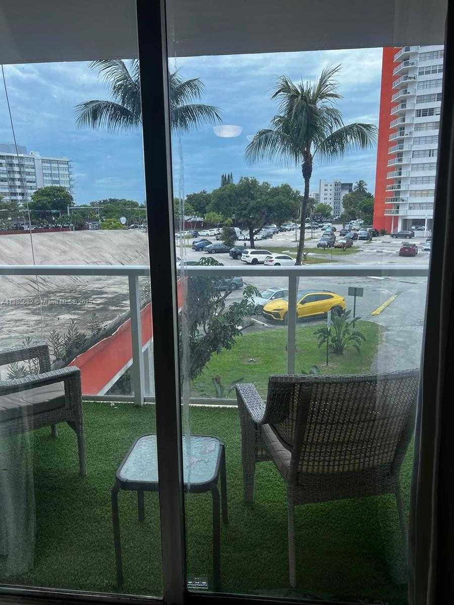 Small Image of 1351 NORTH EAST MIAMI GARDENS DR #203E, Miami Number 23