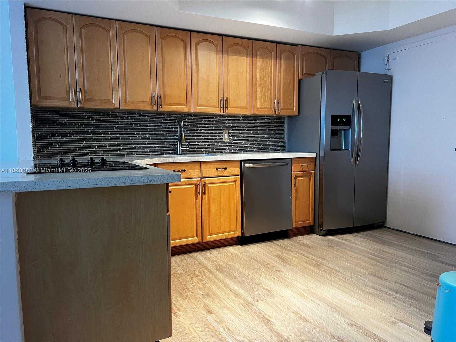 Small Image of 1351 NORTH EAST MIAMI GARDENS DR #203E, Miami Number 3
