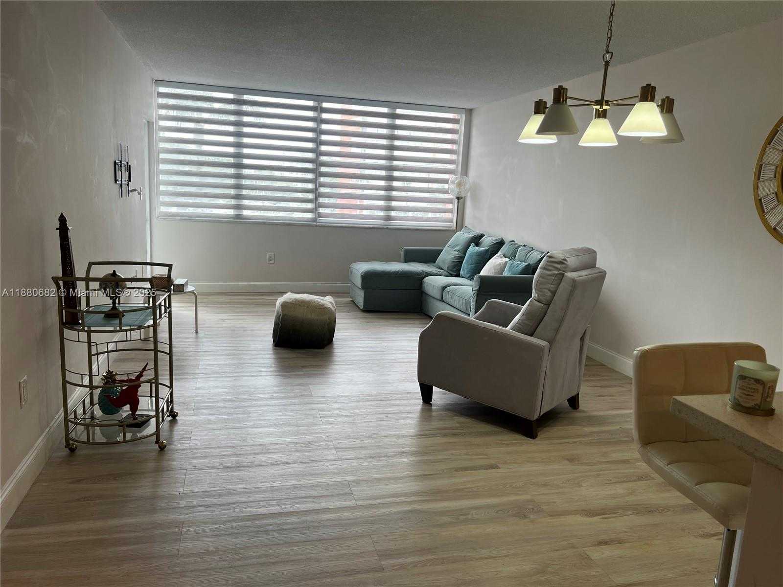 Small Image of 1351 NORTH EAST MIAMI GARDENS DR #203E, Miami Number 6