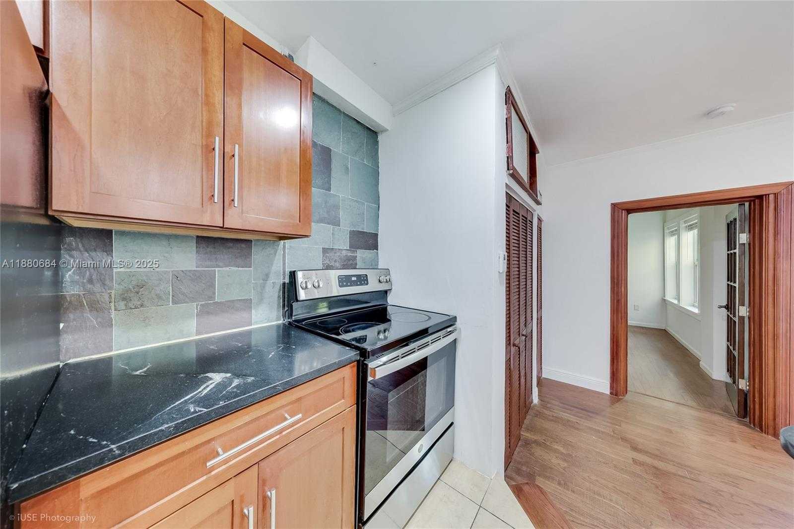 Small Image of 536 14TH ST #110, Miami Beach Number 4