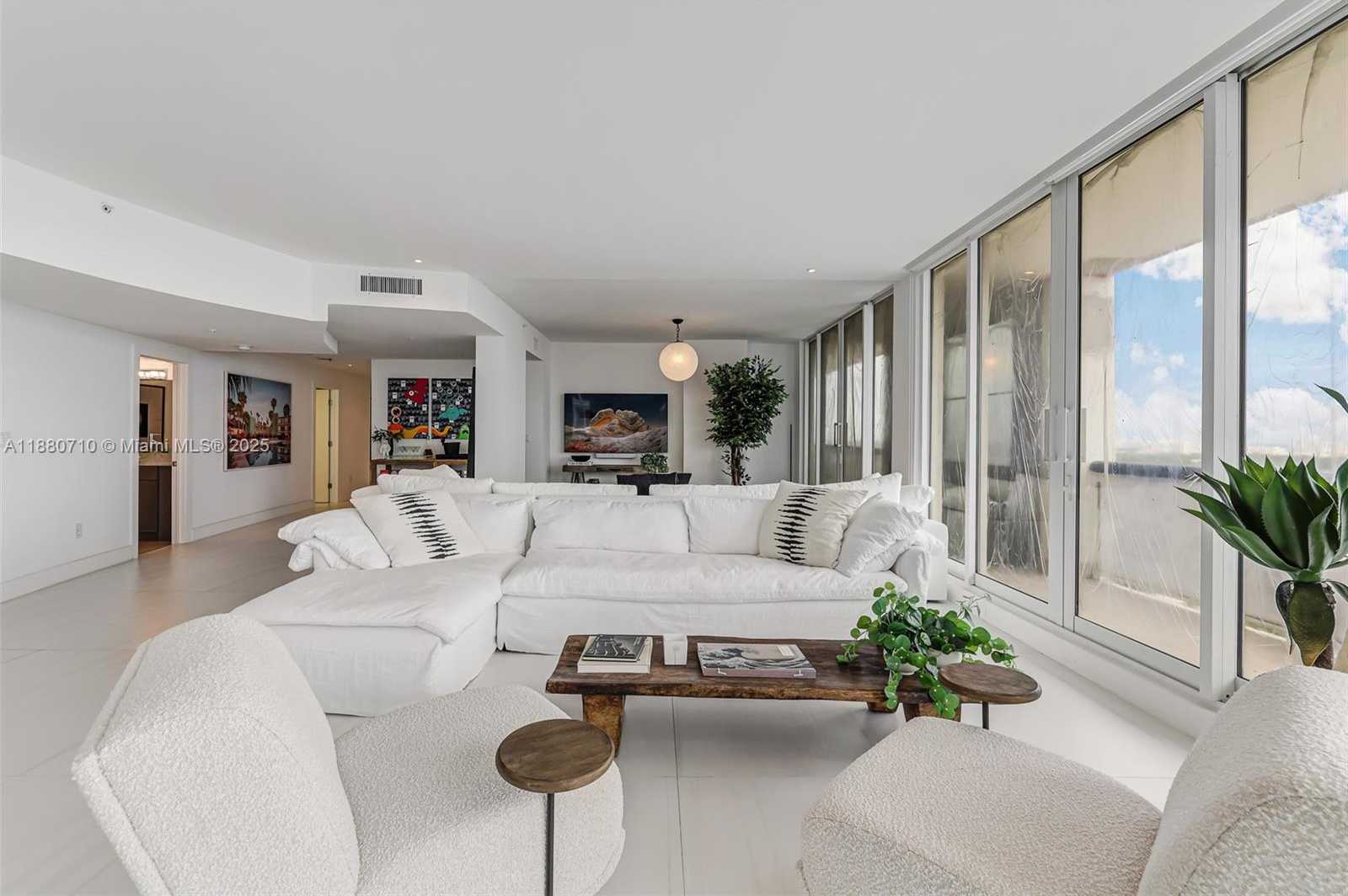Small Image of 1900 SUNSET HARBOUR DR #PH05, Miami Beach Number 2