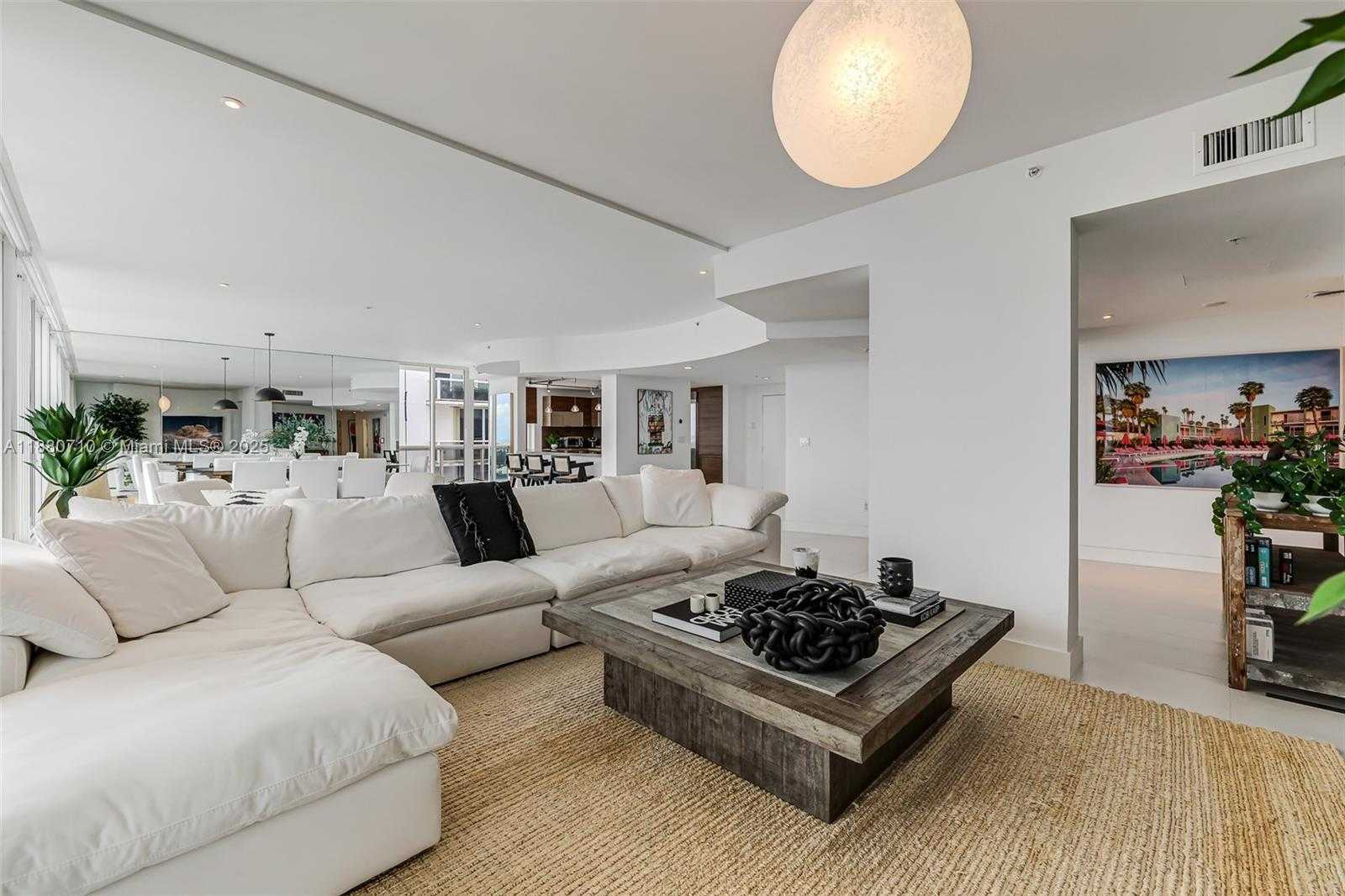 Small Image of 1900 SUNSET HARBOUR DR #PH05, Miami Beach Number 4