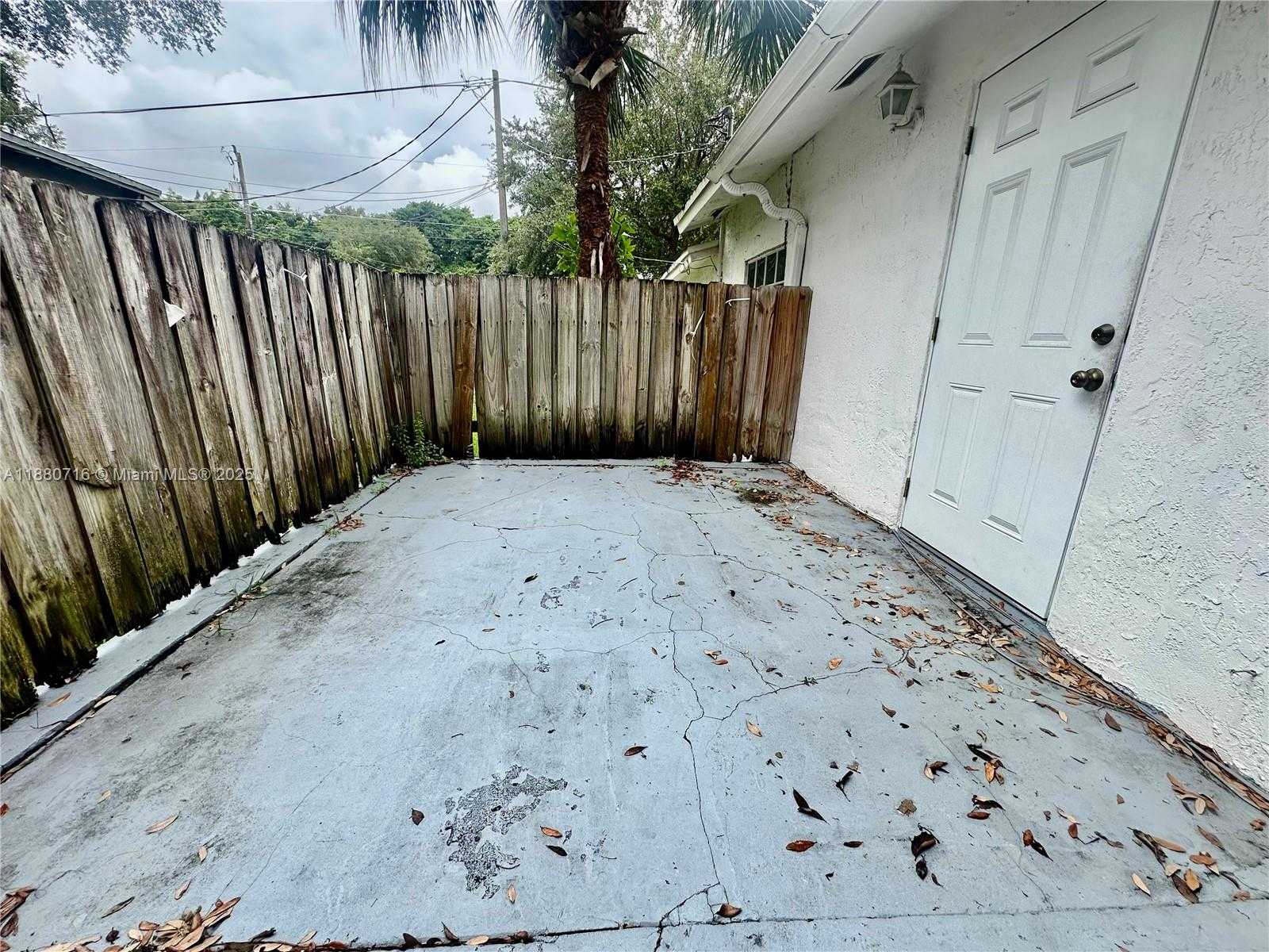 Small Image of 5519 NORTH WEST 4TH AVE #5519, Miami Number 11