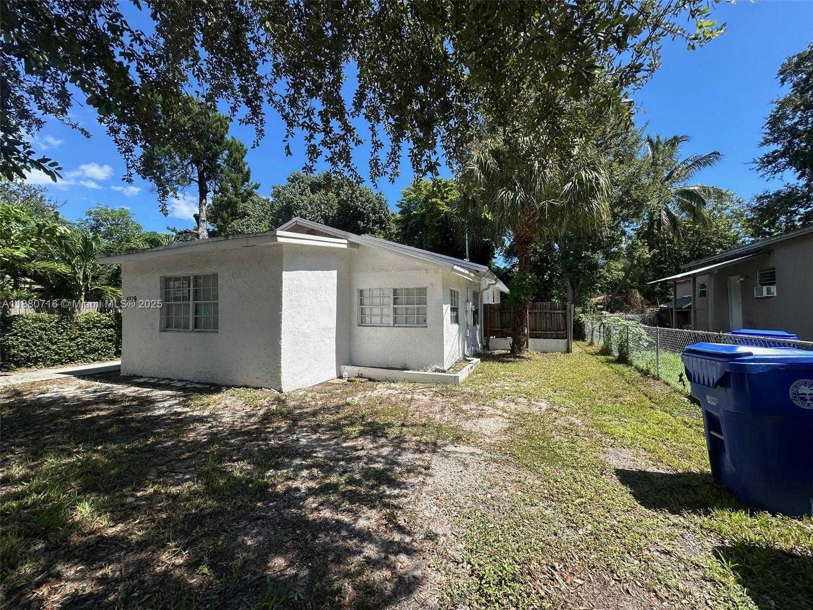 Small Image of 5519 NORTH WEST 4TH AVE #5519, Miami Number 29