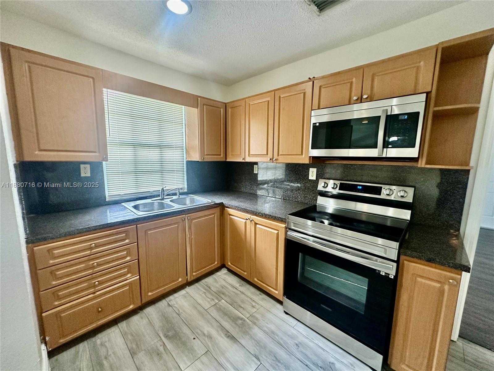 Small Image of 5519 NORTH WEST 4TH AVE #5519, Miami Number 8