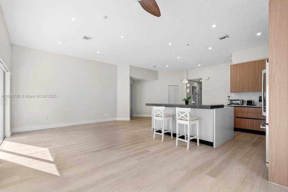 Small Image of 11221 SOUTH WEST 149TH PL, Miami Number 12
