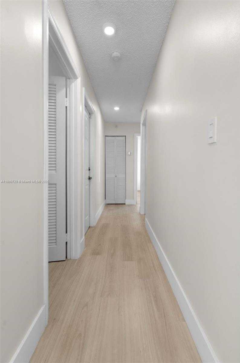 Small Image of 11221 SOUTH WEST 149TH PL, Miami Number 16