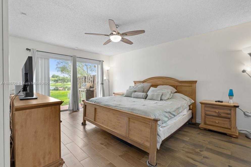 Small Image of 11221 SOUTH WEST 149TH PL, Miami Number 17