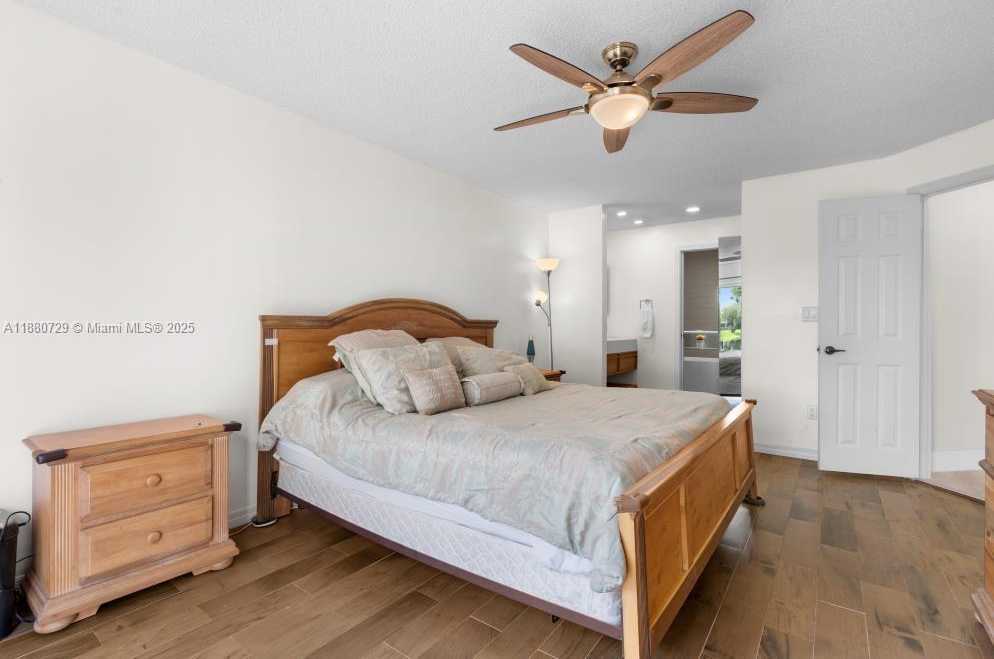 Small Image of 11221 SOUTH WEST 149TH PL, Miami Number 19