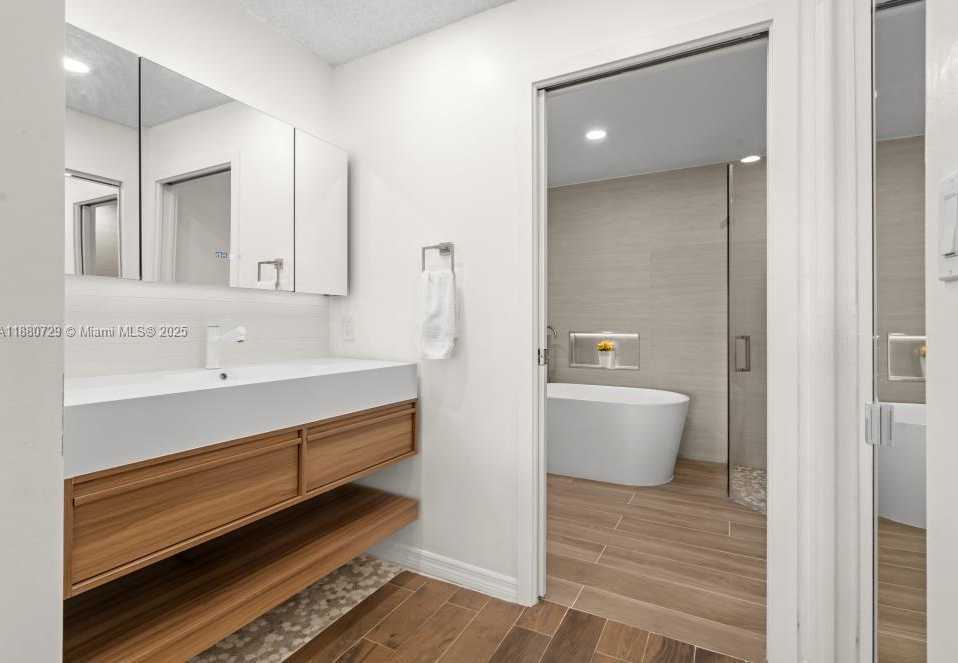Small Image of 11221 SOUTH WEST 149TH PL, Miami Number 20