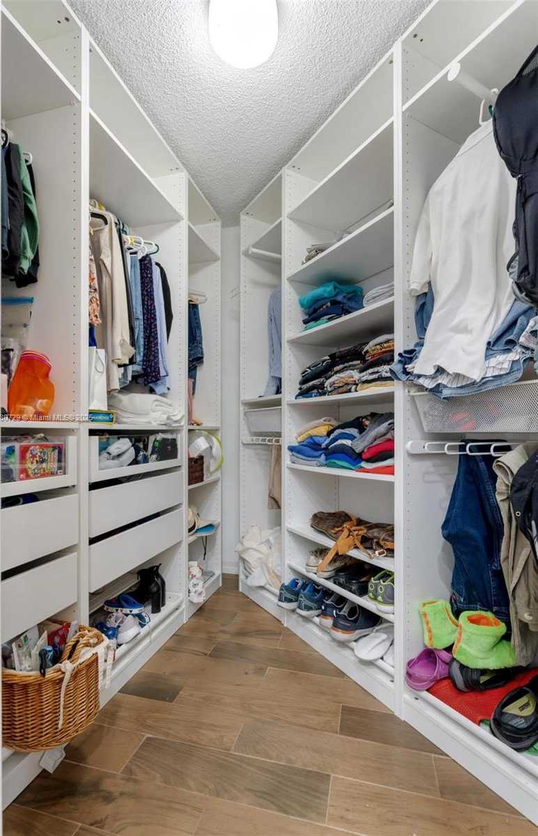 Small Image of 11221 SOUTH WEST 149TH PL, Miami Number 23
