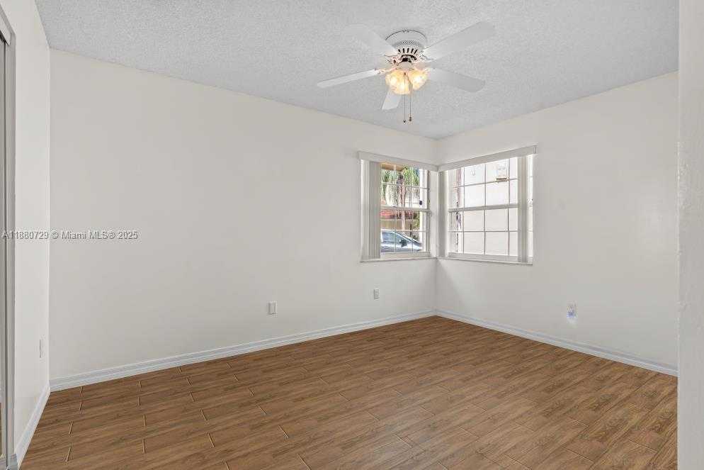Small Image of 11221 SOUTH WEST 149TH PL, Miami Number 25