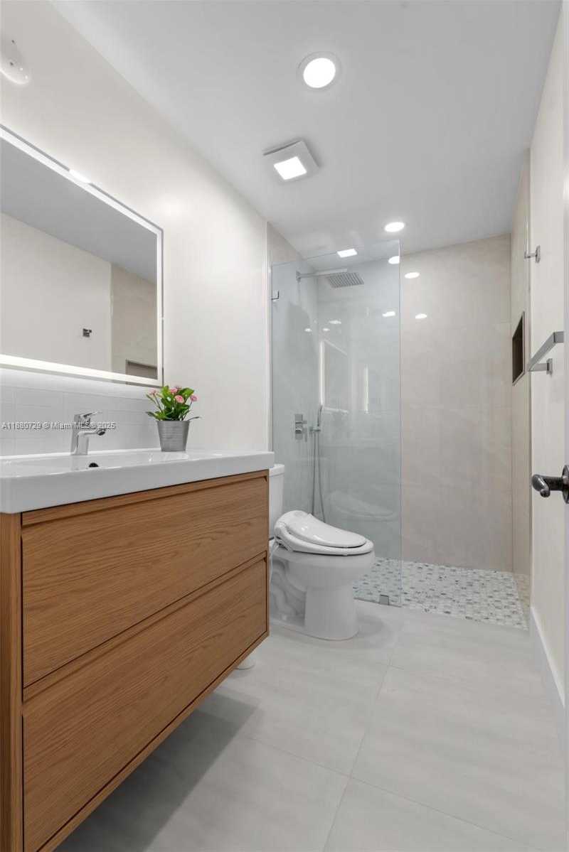 Small Image of 11221 SOUTH WEST 149TH PL, Miami Number 26