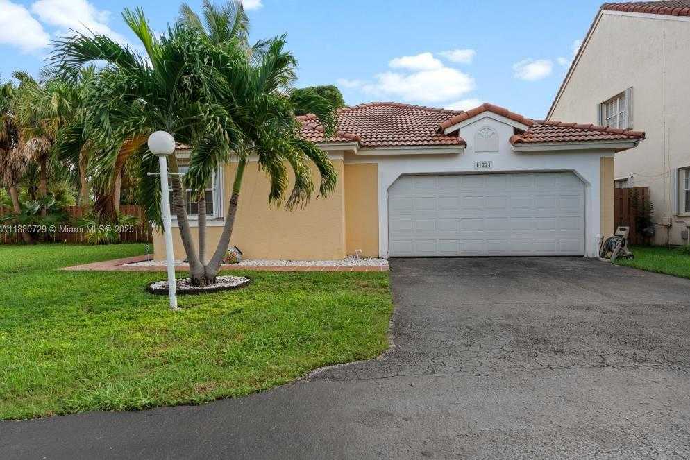 Small Image of 11221 SOUTH WEST 149TH PL, Miami Number 3
