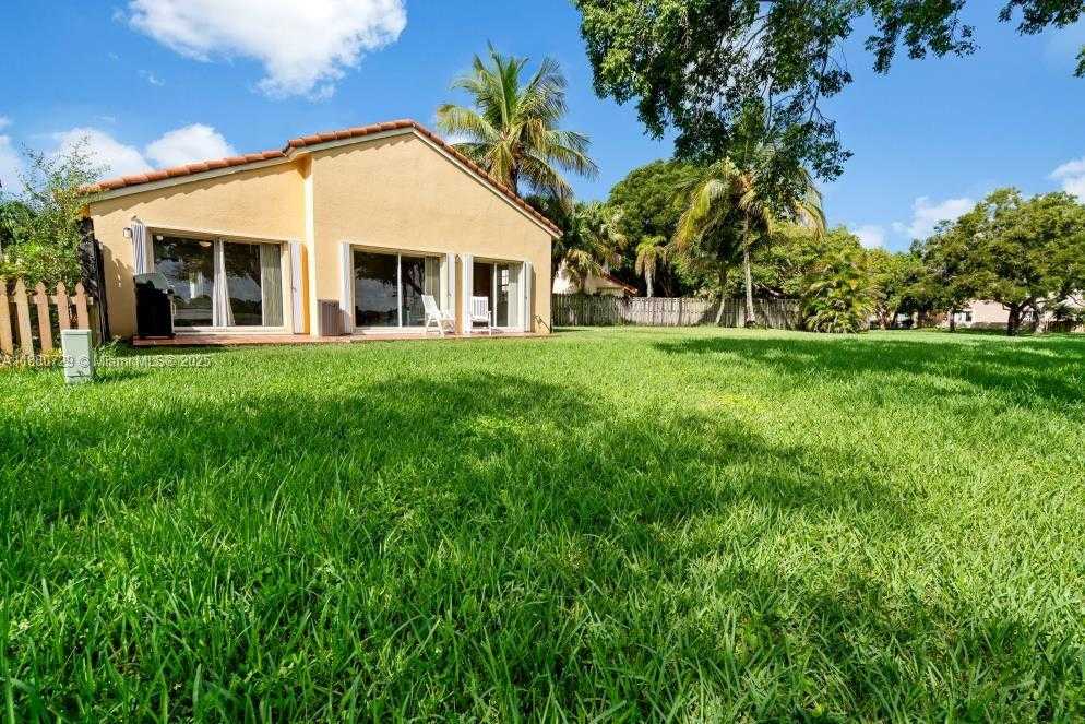 Small Image of 11221 SOUTH WEST 149TH PL, Miami Number 30
