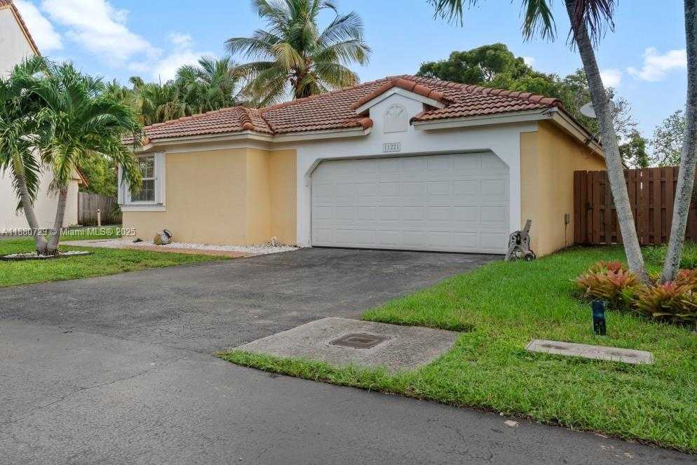 Small Image of 11221 SOUTH WEST 149TH PL, Miami Number 4
