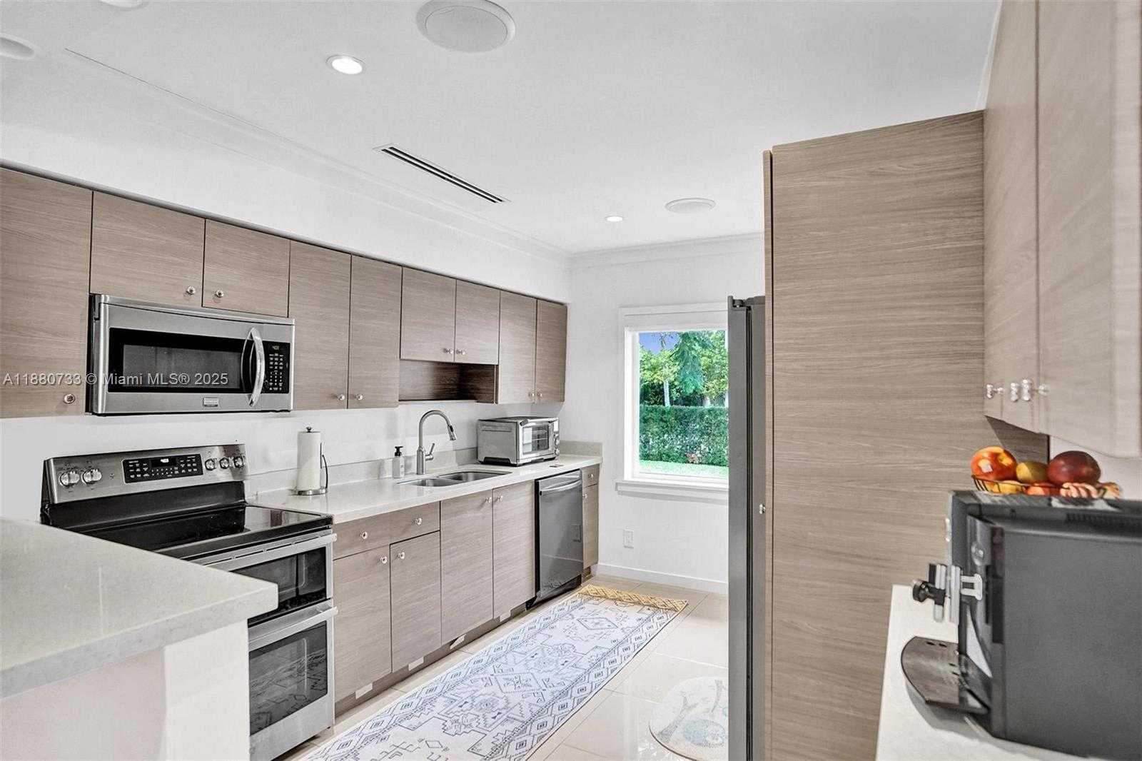 Small Image of 11425 NORTH EAST 3RD AVE, Miami Number 16
