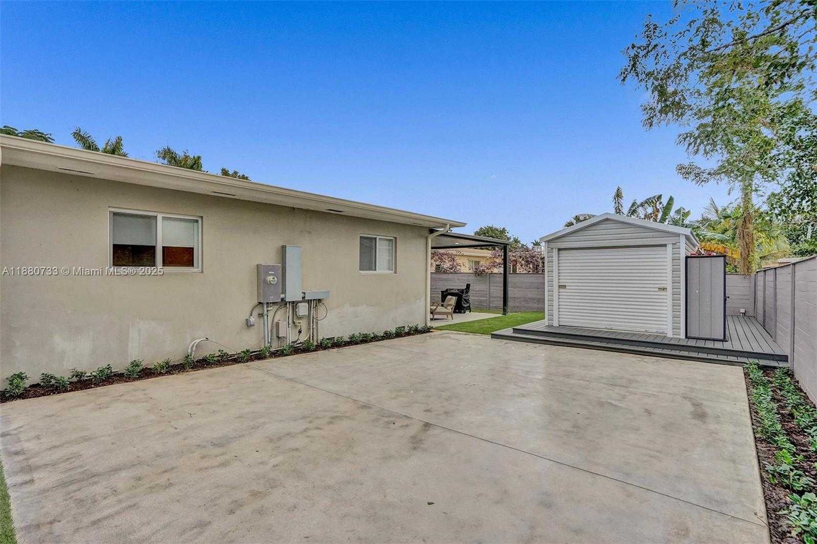 Small Image of 11425 NORTH EAST 3RD AVE, Miami Number 29