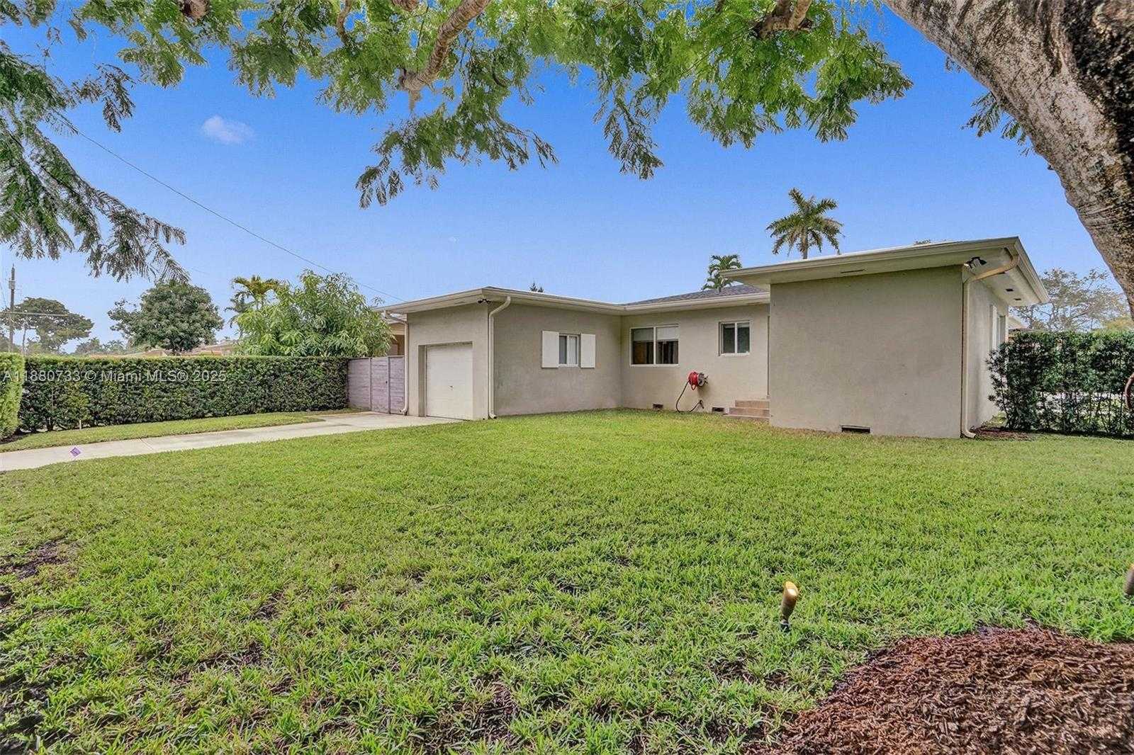 Small Image of 11425 NORTH EAST 3RD AVE, Miami Number 32