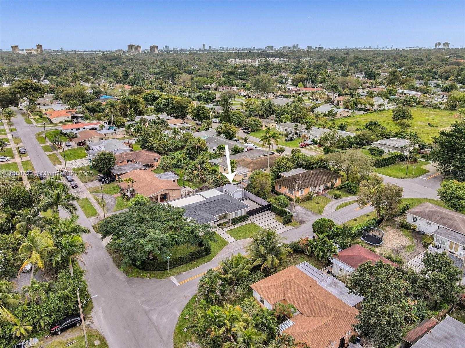 Small Image of 11425 NORTH EAST 3RD AVE, Miami Number 38