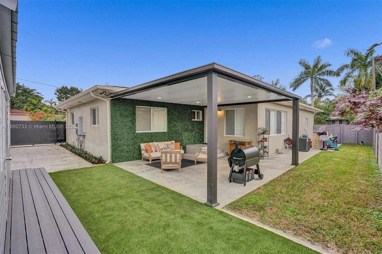 Small Image of 11425 NORTH EAST 3RD AVE, Miami Number 41