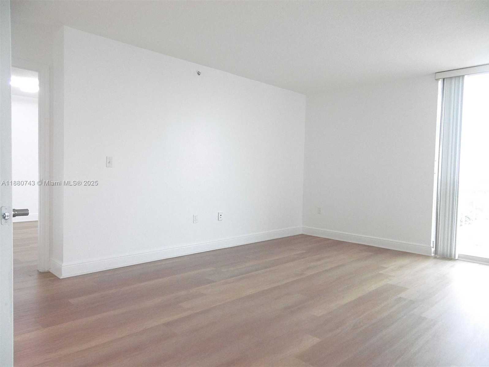Small Image of 3000 CORAL WAY #819, Miami Number 19