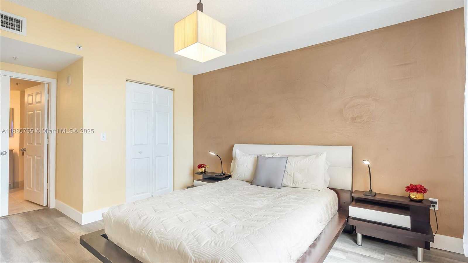 Small Image of 17100 NORTH BAY RD #1603, Sunny Isles Beach Number 16