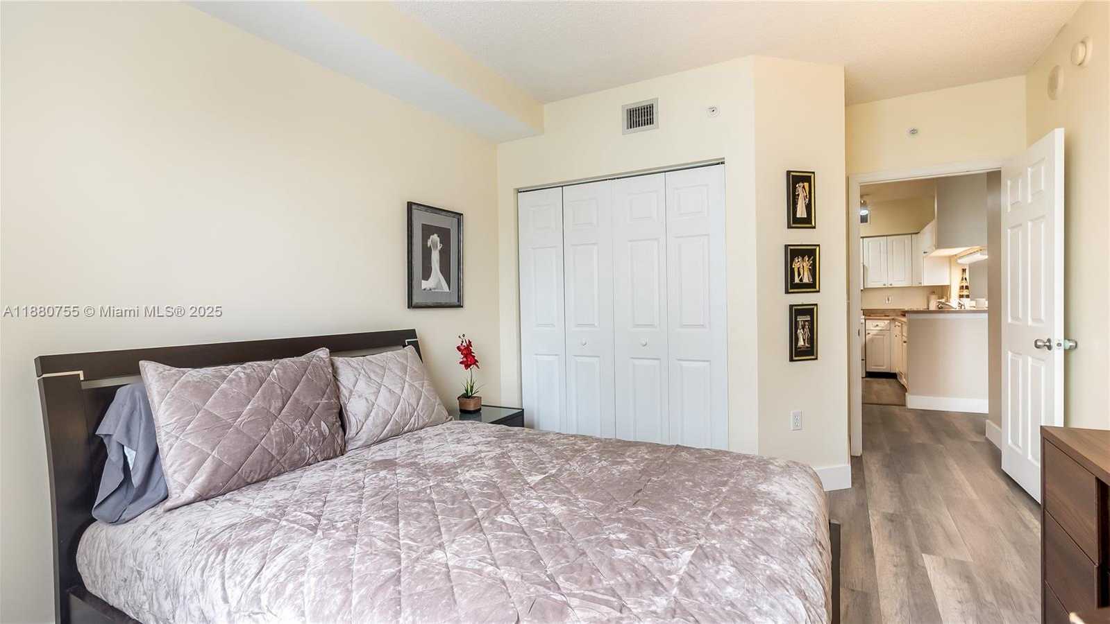 Small Image of 17100 NORTH BAY RD #1603, Sunny Isles Beach Number 25