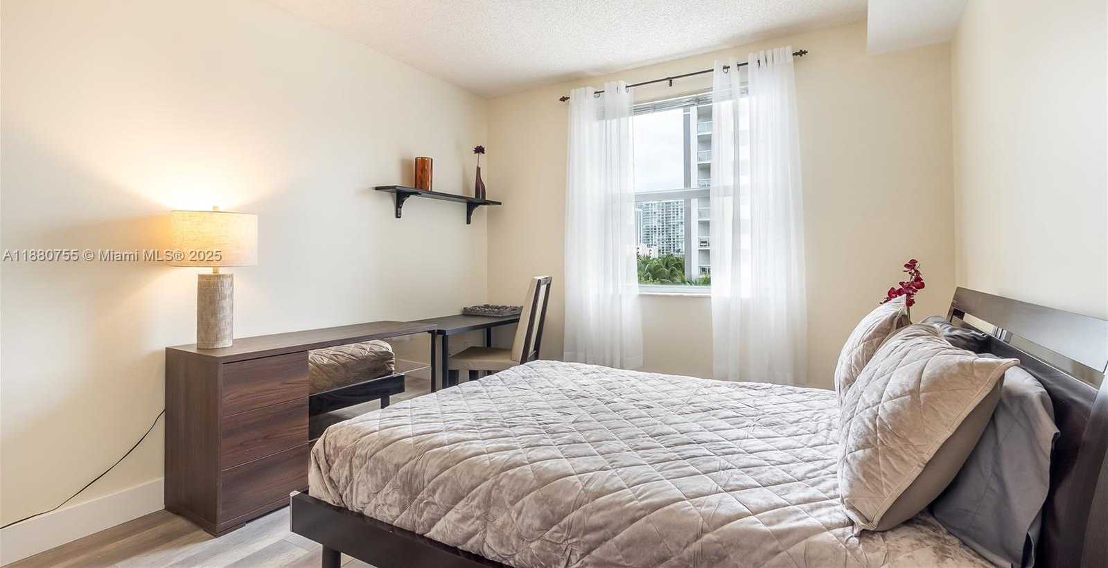 Small Image of 17100 NORTH BAY RD #1603, Sunny Isles Beach Number 26