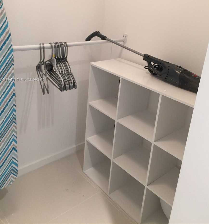 Small Image of 5300 PASEO BLVD #410, Doral Number 12