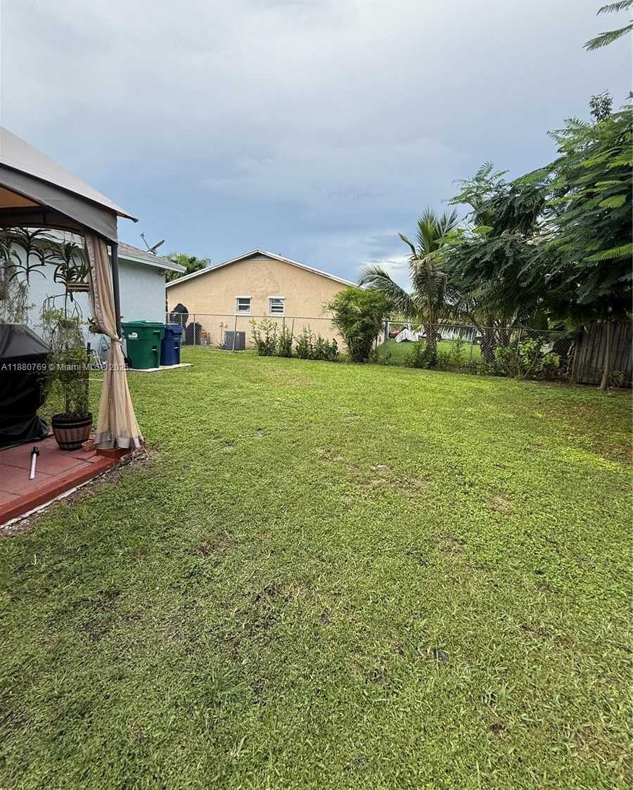 Small Image of 25835 SOUTH WEST 123RD AVE #25835, Homestead Number 11