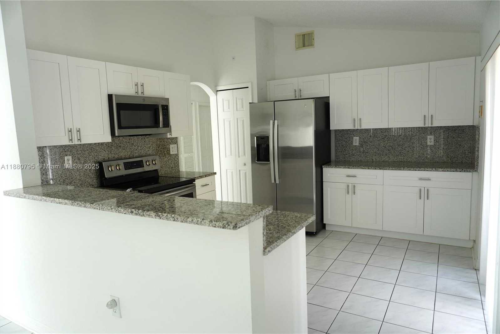 Small Image of 15770 SOUTH WEST 84TH TER, Miami Number 2