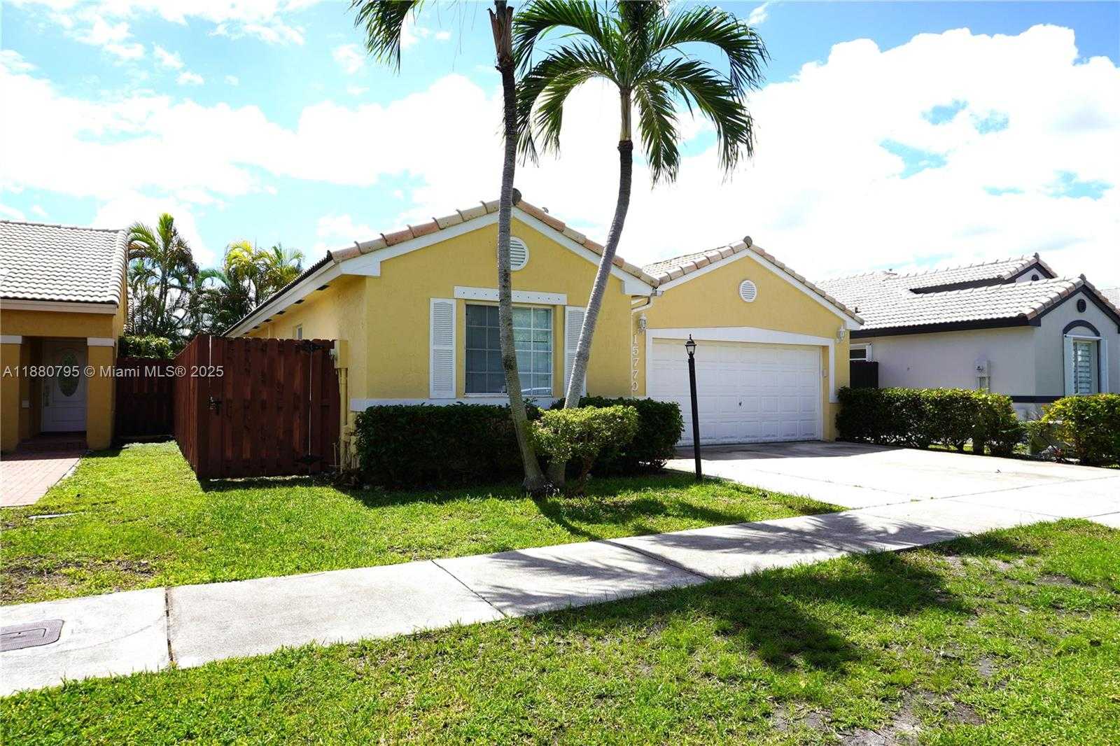Small Image of 15770 SOUTH WEST 84TH TER, Miami Number 5