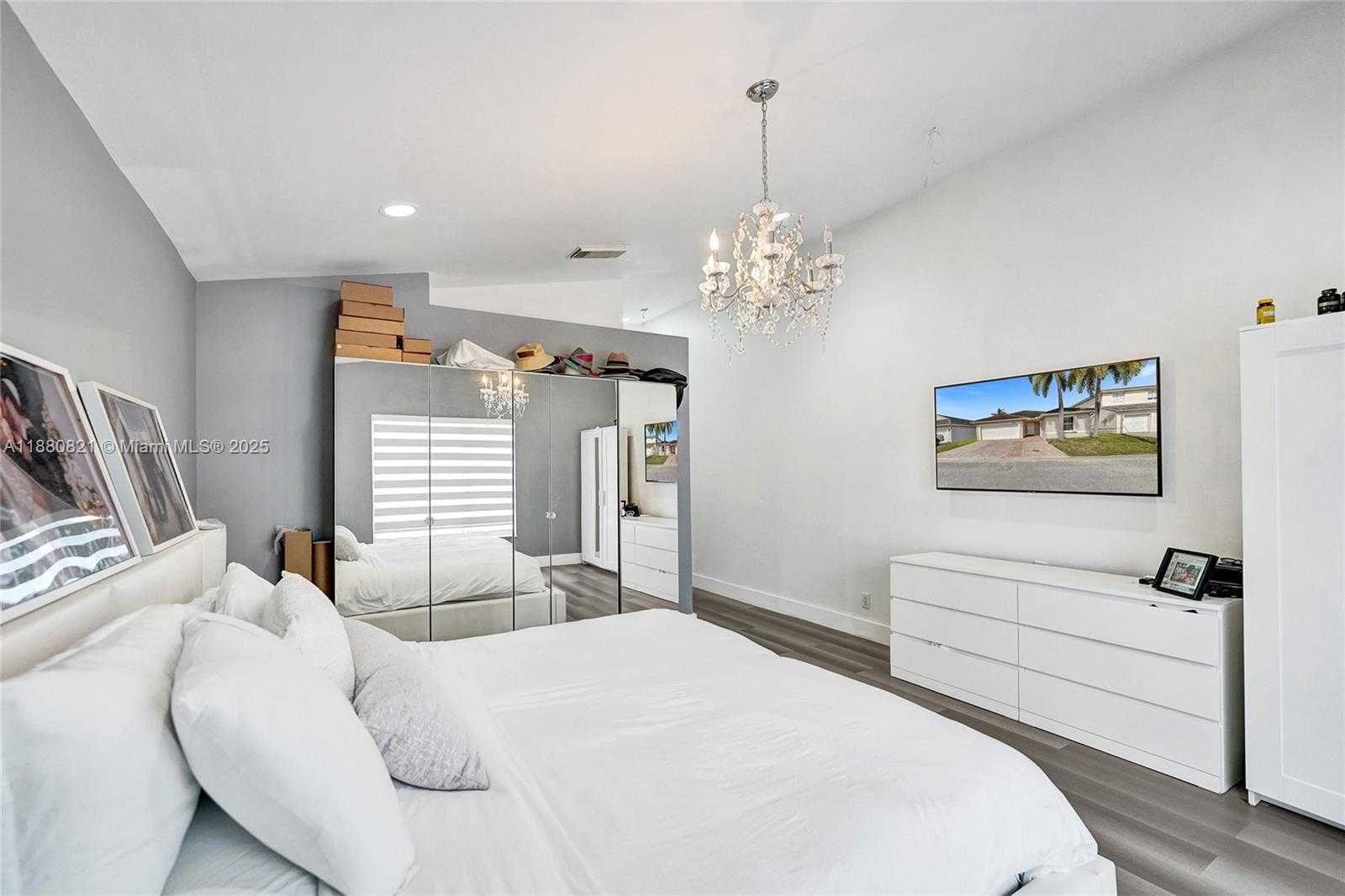 Small Image of 4955 SOUTH WEST 33RD AVE, Hollywood Number 11