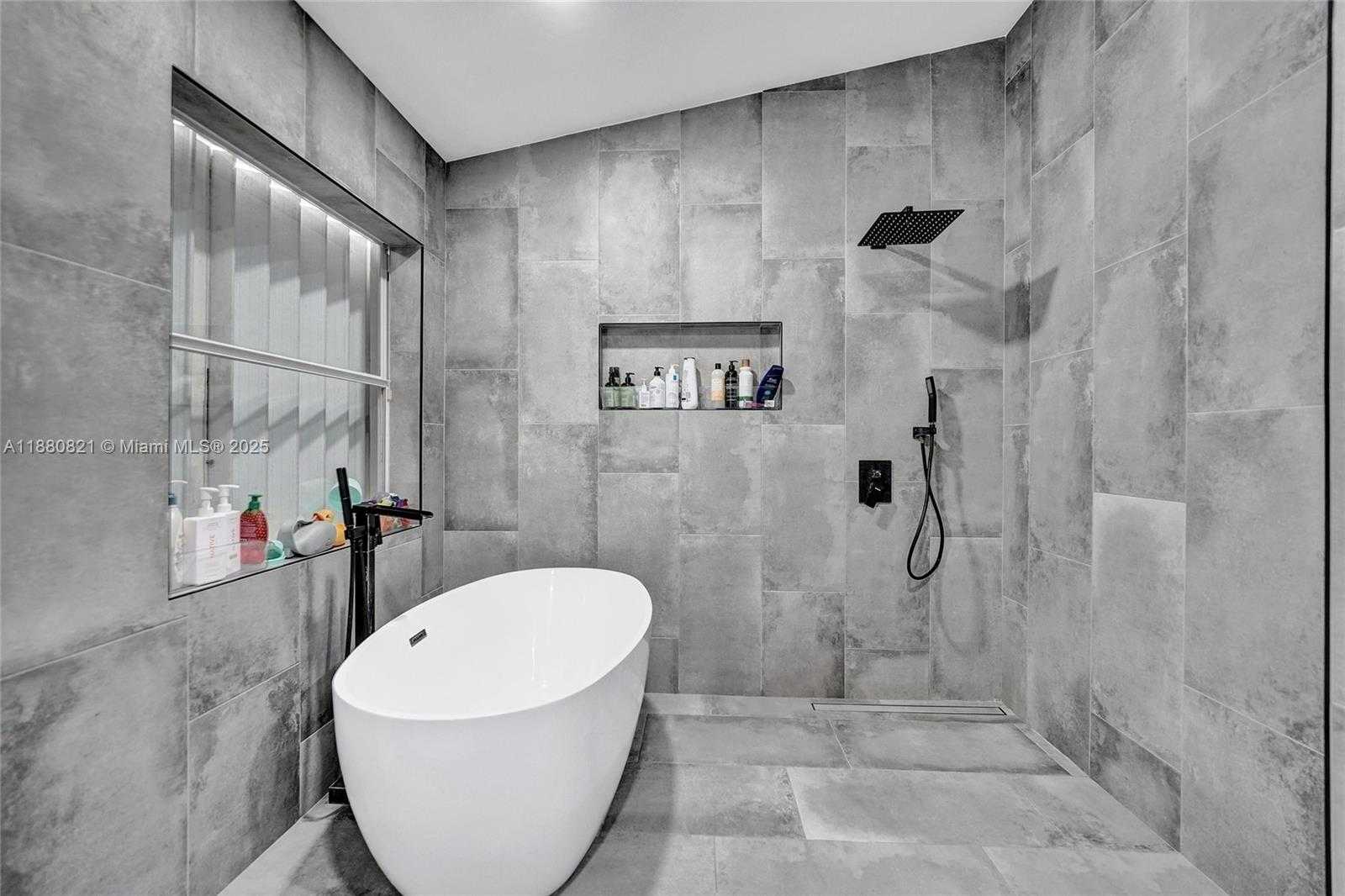 Small Image of 4955 SOUTH WEST 33RD AVE, Hollywood Number 13