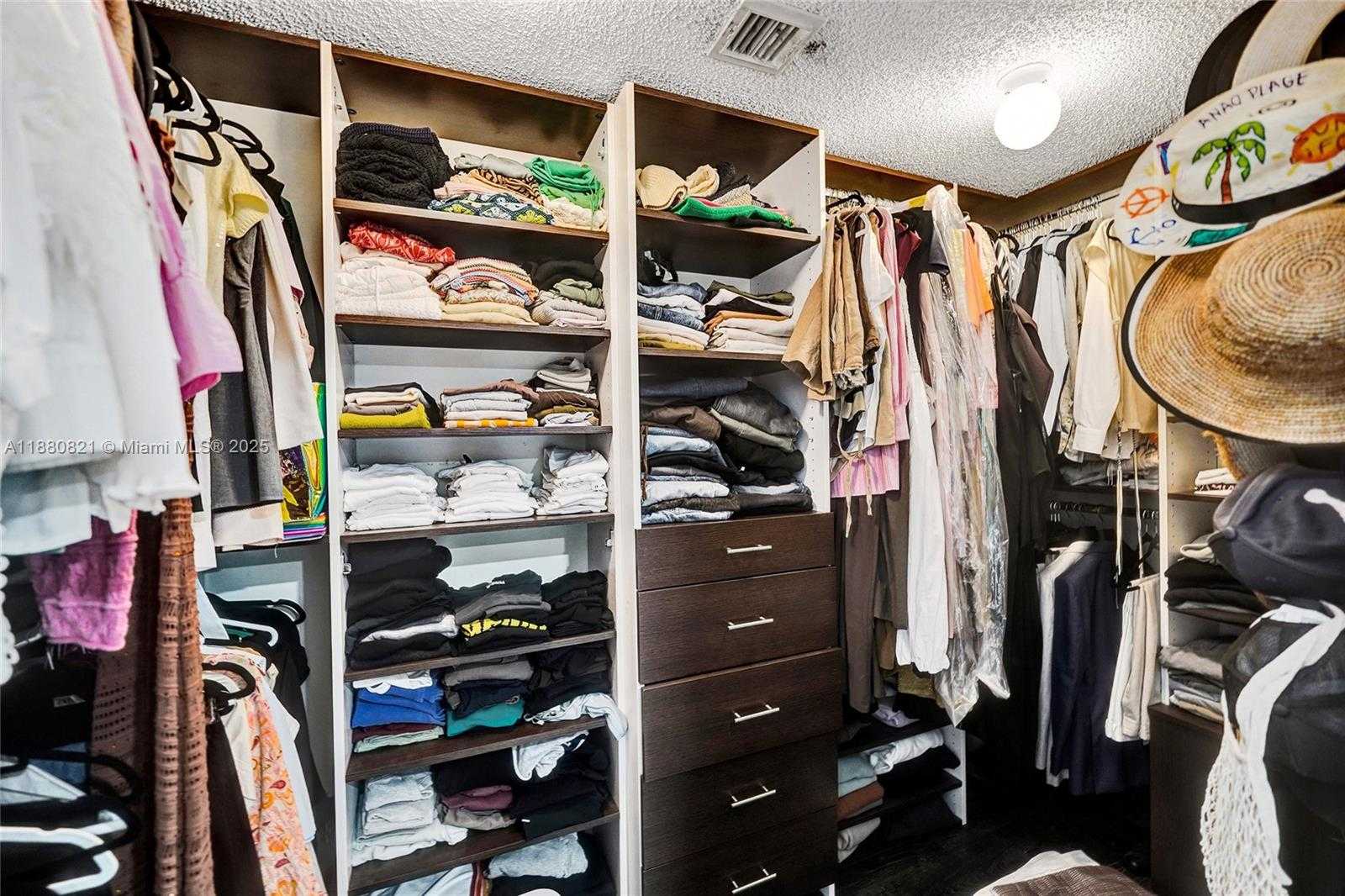 Small Image of 4955 SOUTH WEST 33RD AVE, Hollywood Number 15