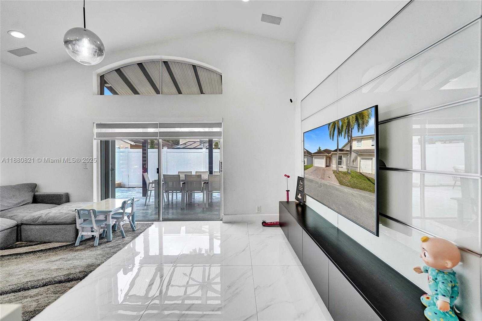 Small Image of 4955 SOUTH WEST 33RD AVE, Hollywood Number 16